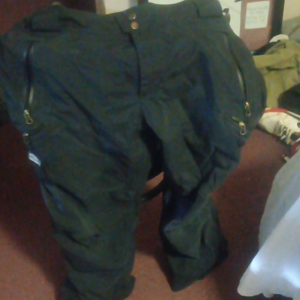 Black Under Armour Snow Pants with Zipper Pockets